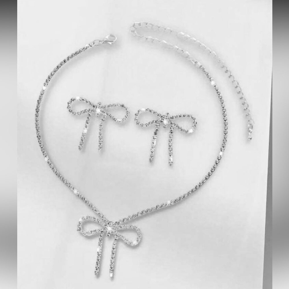 Silver Rhinestone Bow Pendant Necklace and Earrings Set NEW 🏷️
